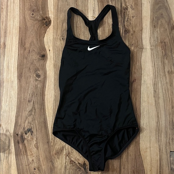 Nike Girls Black One-Piece Swimsuit - Picture 1 of 3